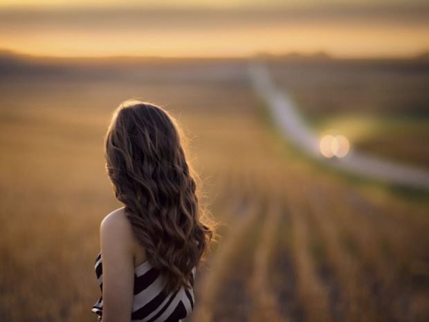 waiting-desktop-background-517029